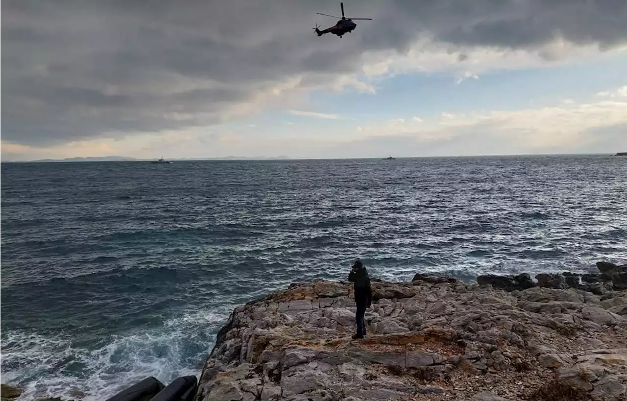 La Grèce va secourir 80 migrants bloqués sur un fleuve près de la Turquie