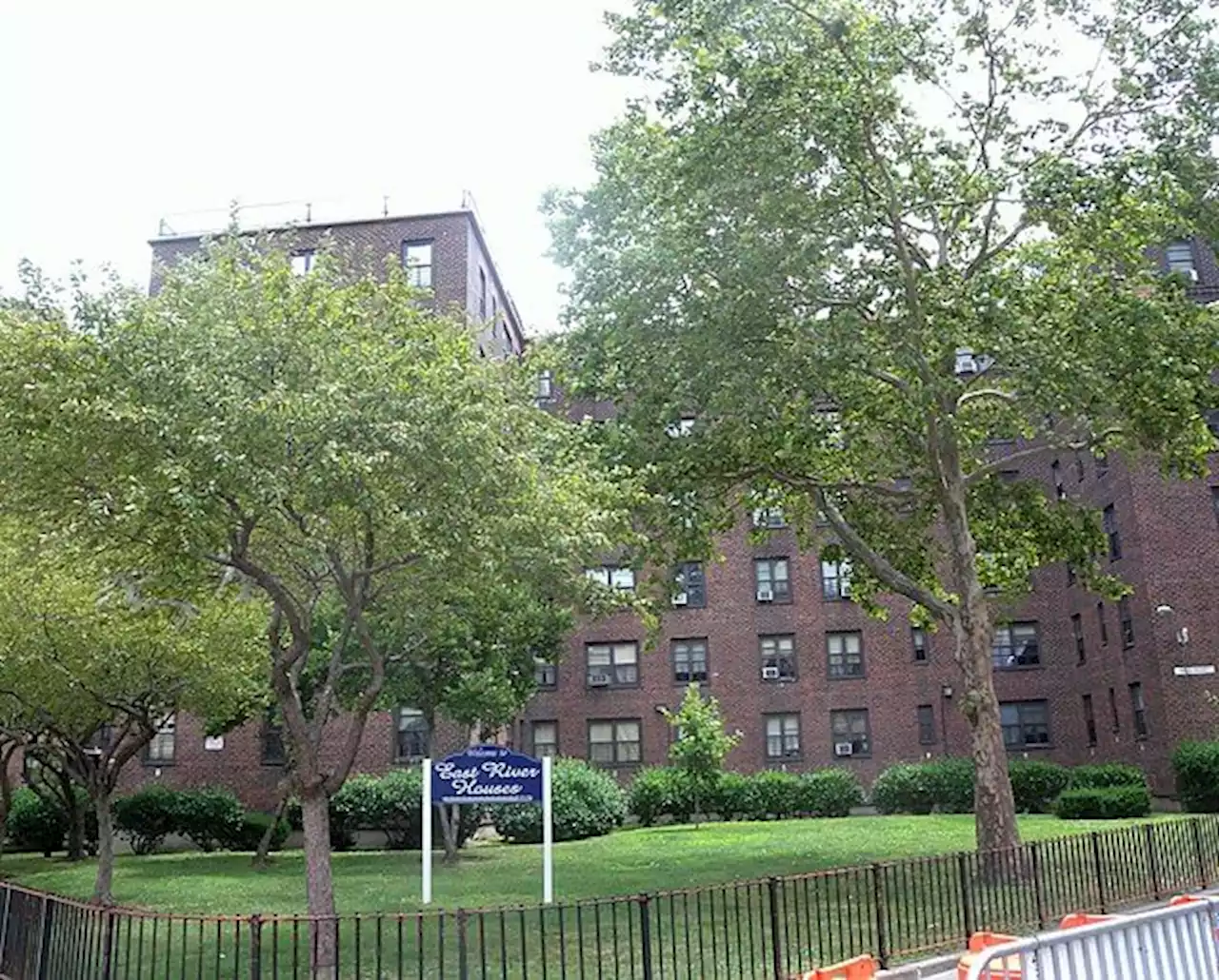 Health Department let NYCHA cover up lead paint hazards even after child was hospitalized: lawsuit | amNewYork