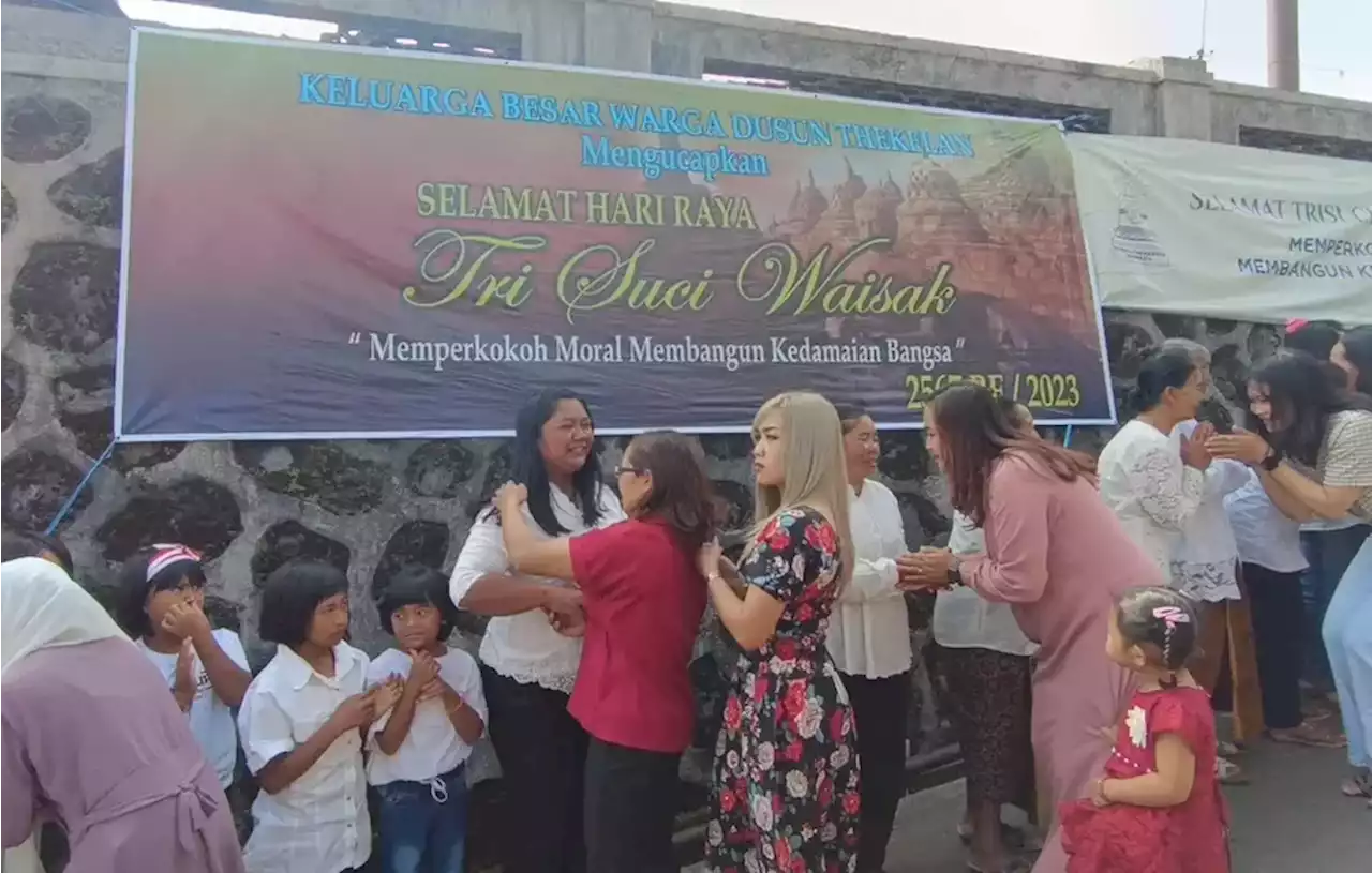 Tolerasi Antara Umat Beragama di Dusun Thekelen Semarang Setiap Perayaan Waisak