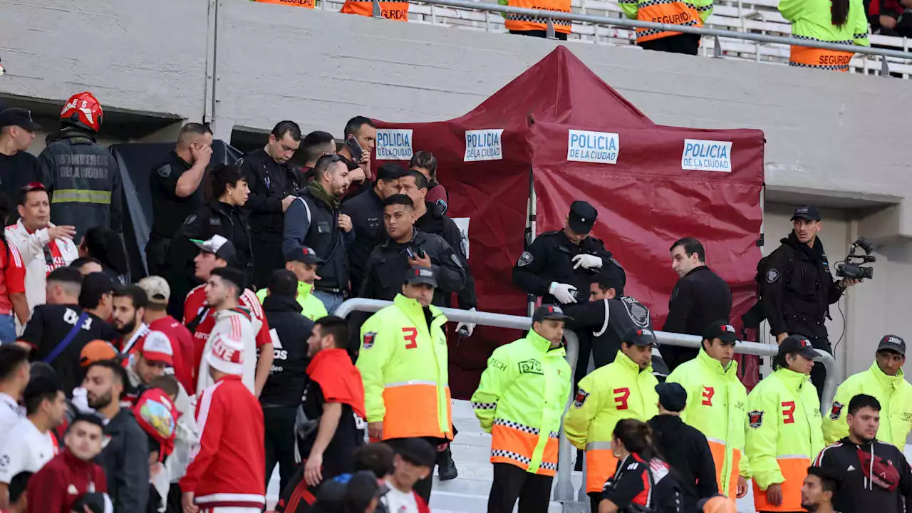 Int. Fußball: Fan stirbt nach Tribünen-Sturz in Argentinien