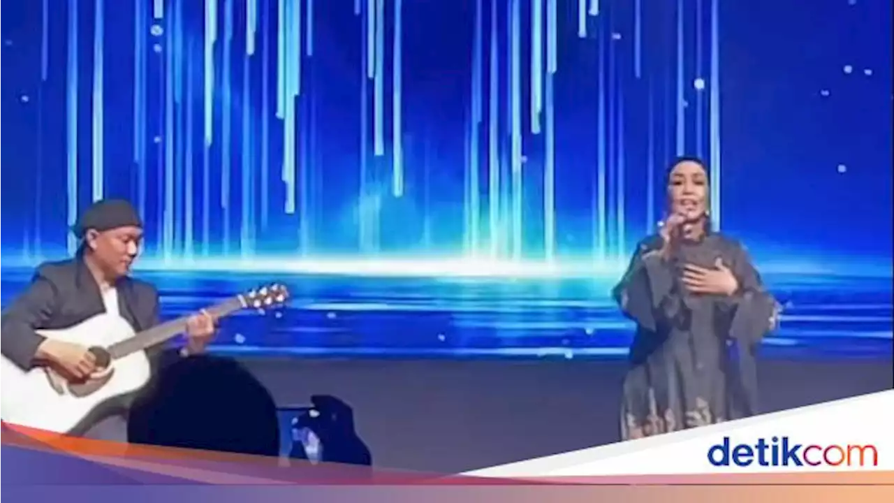 Chintami Atmanegara Dipaksa Nyanyi Lagi di Panggung Konser Usai 35 Tahun Vakum