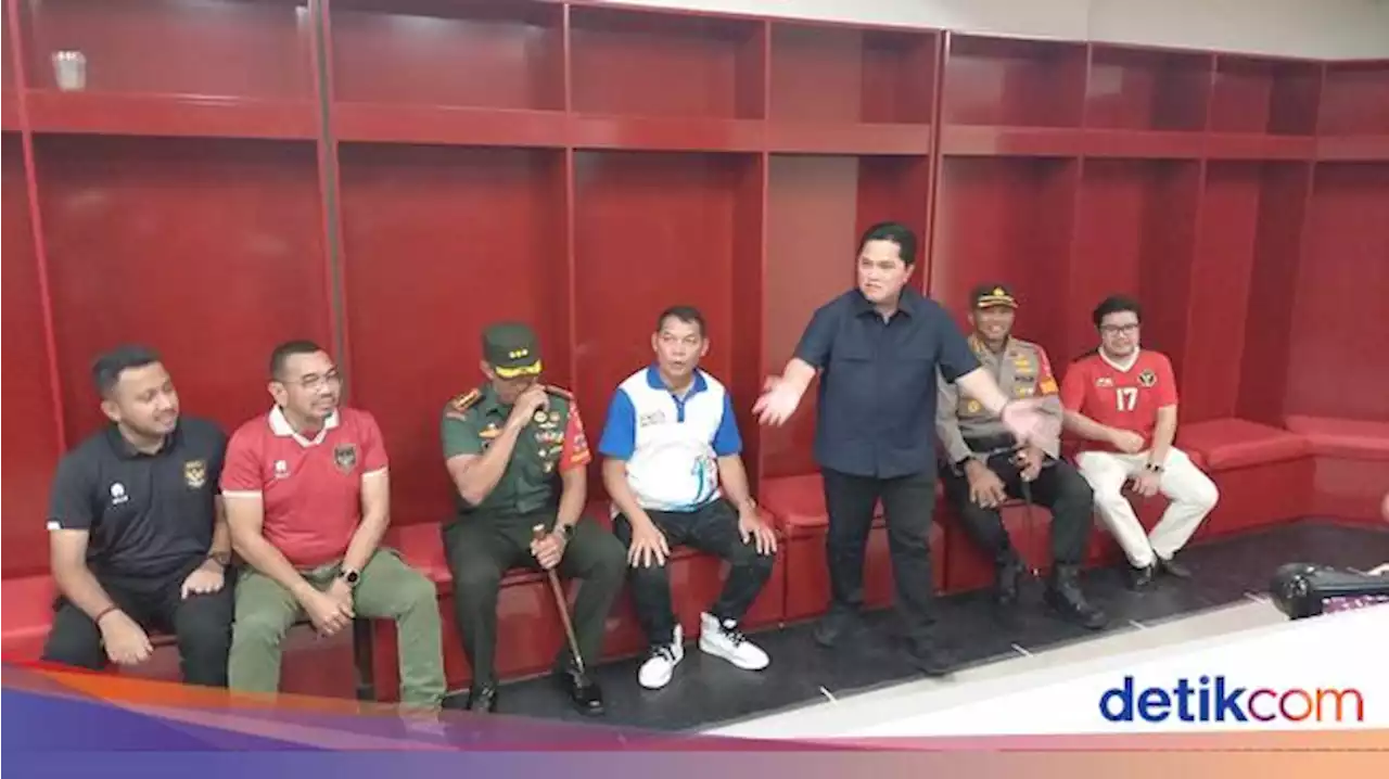 Erick Thohir Mendadak Gelar Rapat Tertutup di Ruang Ganti Stadion Manahan