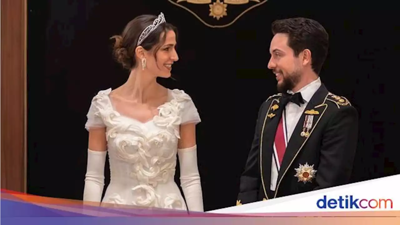 Gaya Rajwa Al Saif Dinikahi Pangeran Yordania bak Princess Pakai Gaun D&G