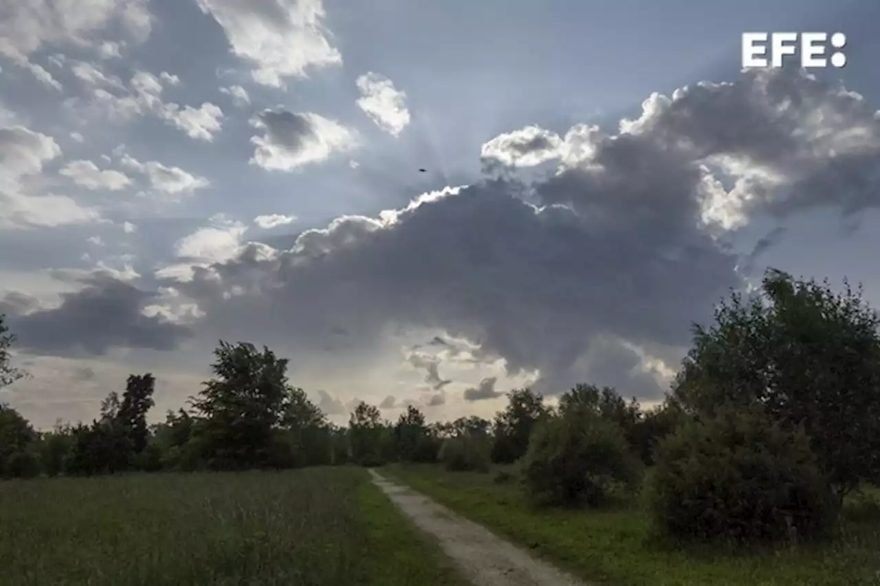 Alerta por lluvias y tormentas en trece comunidades