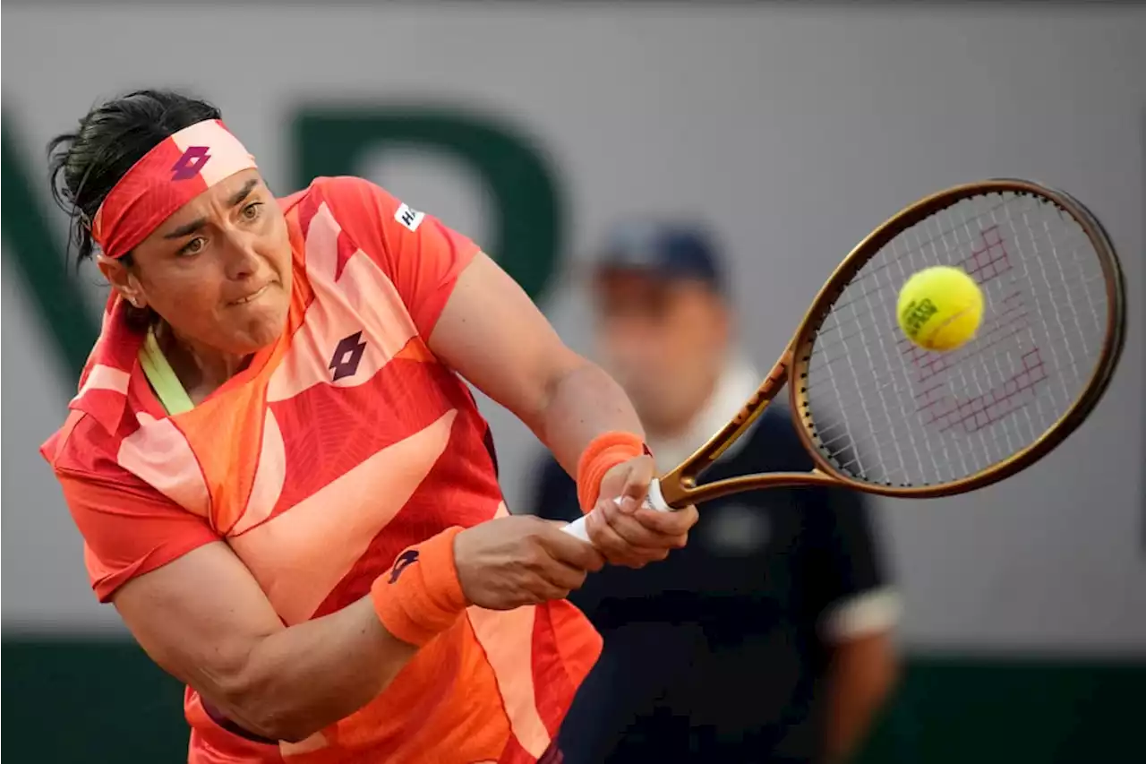 Jabeur overcomes slow start to advance in French Open