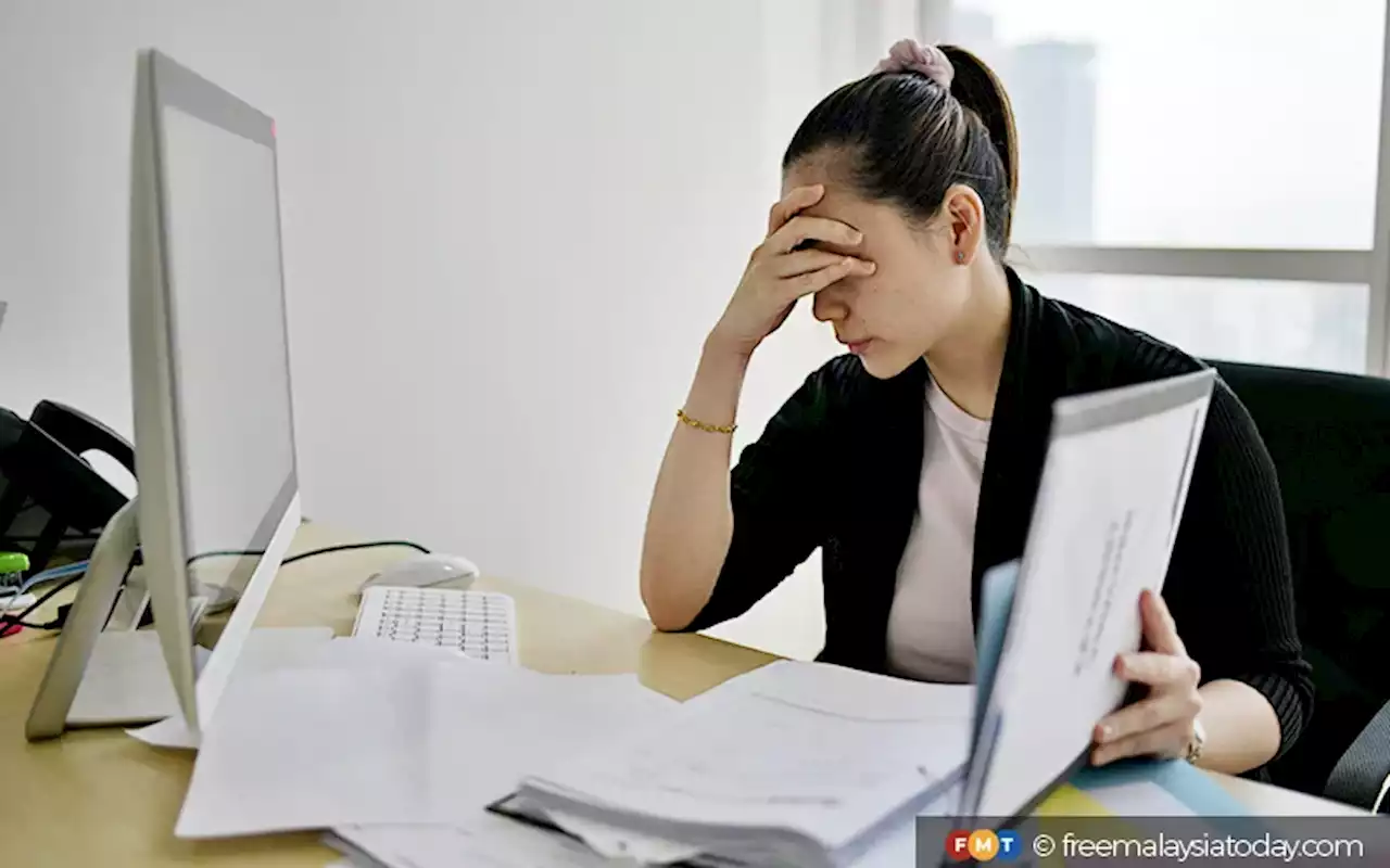 Youths trapped in debt by unemployment, low pay, says economist