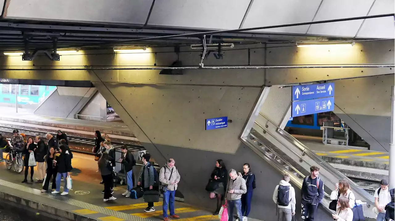 Le trafic SNCF perturbé entre Lyon, Grenoble et Chambéry après un glissement de terrain, pas de retour à la normale avant 'plusieurs jours'