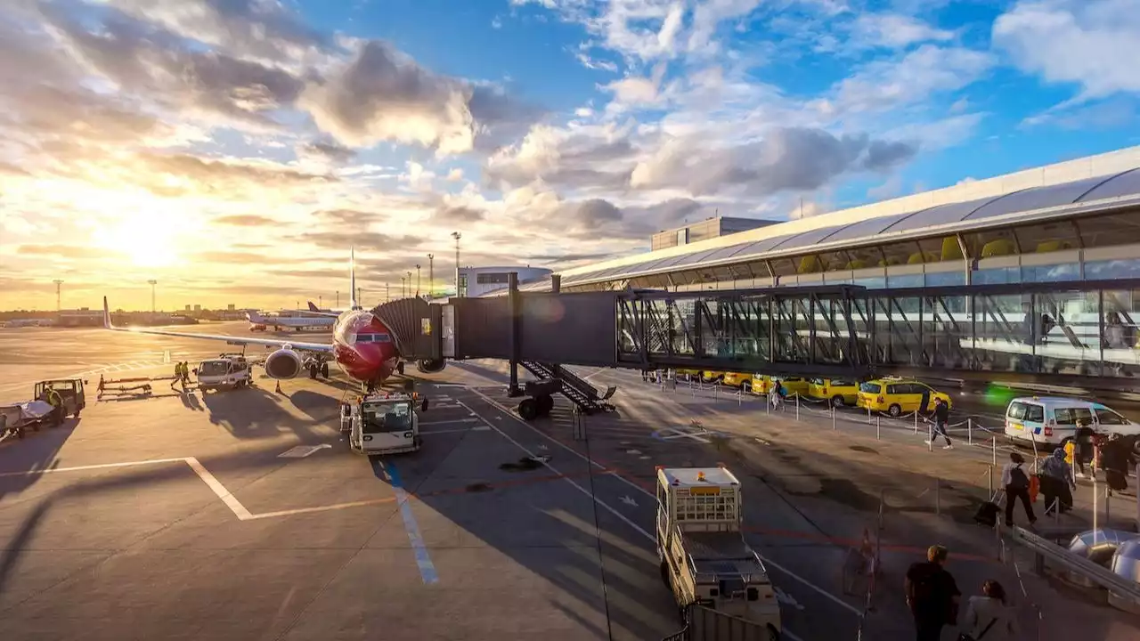 Derechos del pasajero si las aerolíneas cambian la fecha de un vuelo