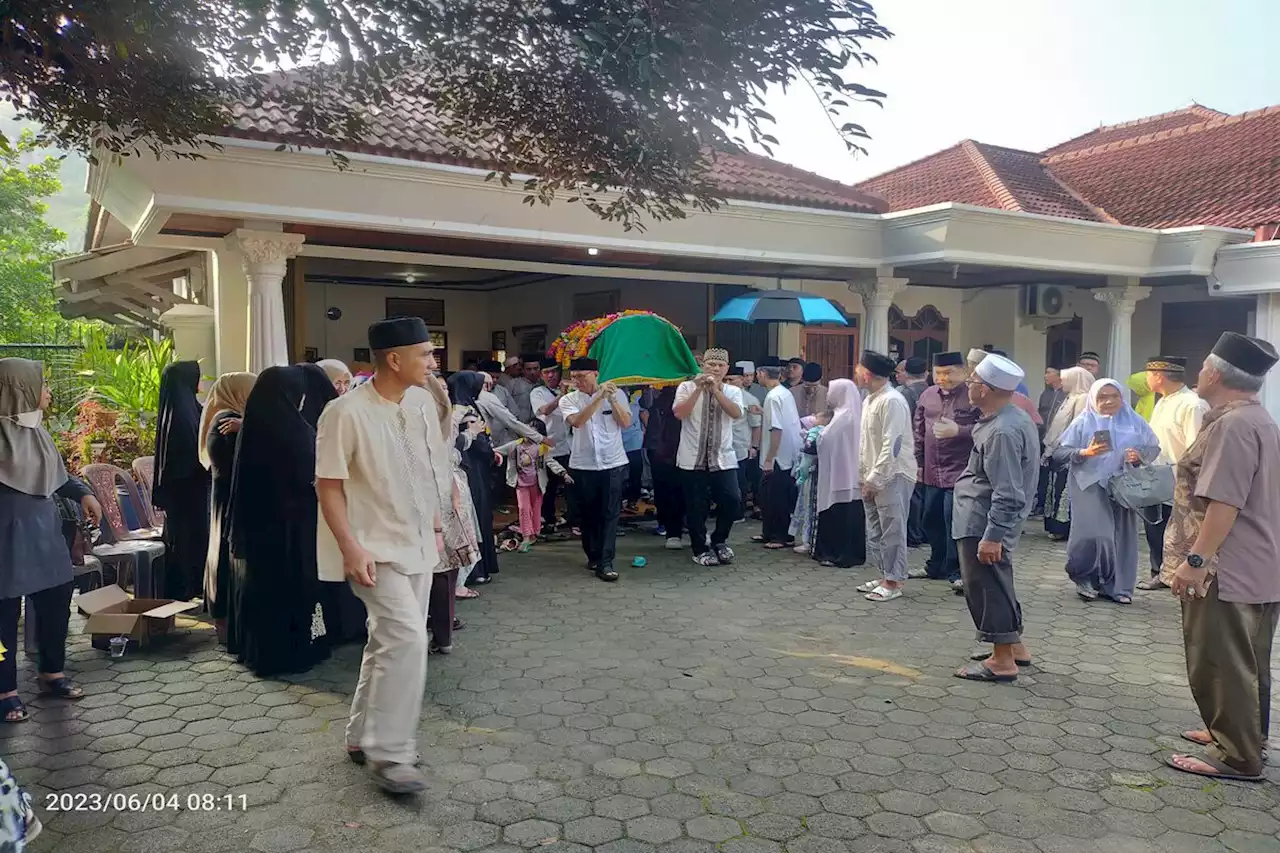 Kakanwil Kemenag Lampung Periode 2002-2008 Bas Yuni Th Kahuripan Tutup Usia