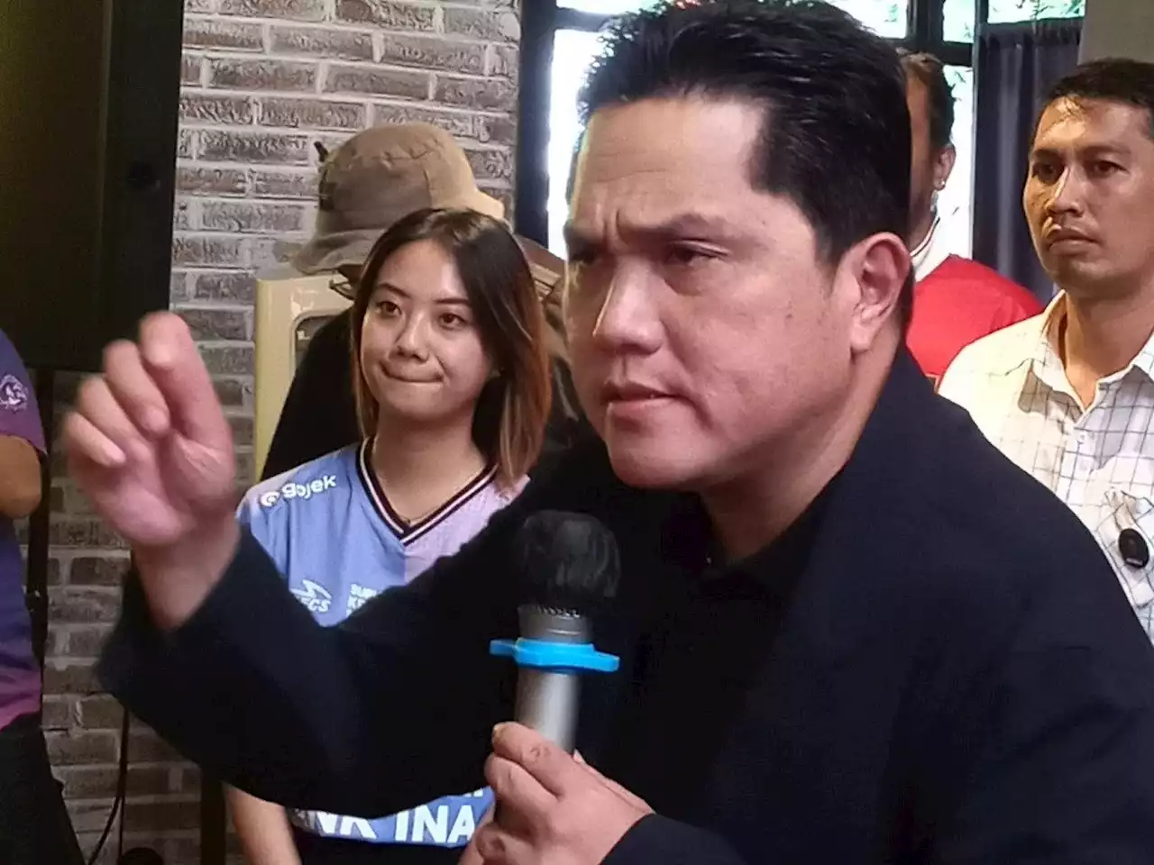 LIB Larang Suporter Tim Tamu Hadir, Erick Thohir Sentil Tragedi Kanjuruhan & Sanksi FIFA