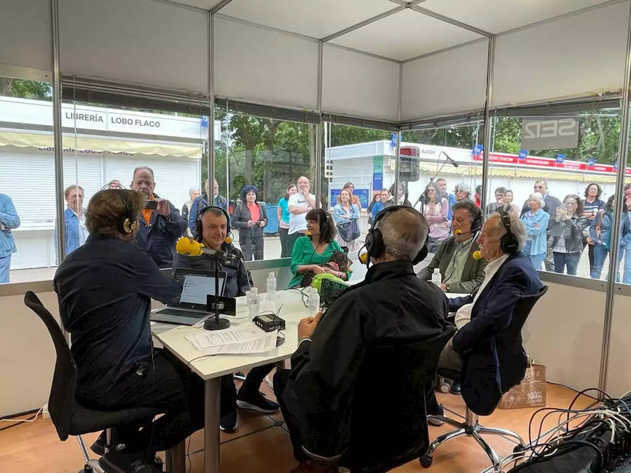 Sigue el programa especial de 'A vivir' en la Feria del Libro de Madrid con reconocidos escritores