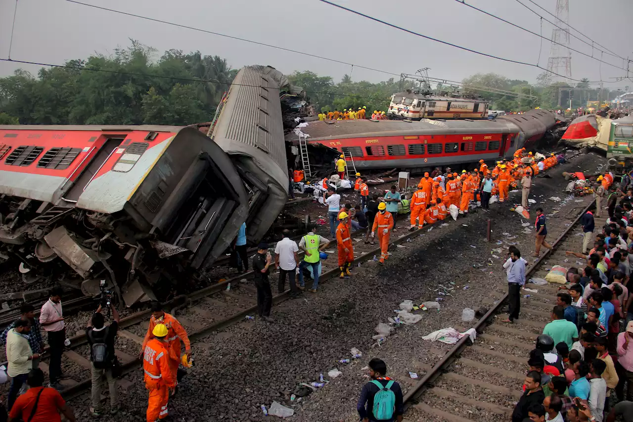 Choque de dos trenes en la India: se conocen nuevos videos y especialistas apuntan a una “falla humana”