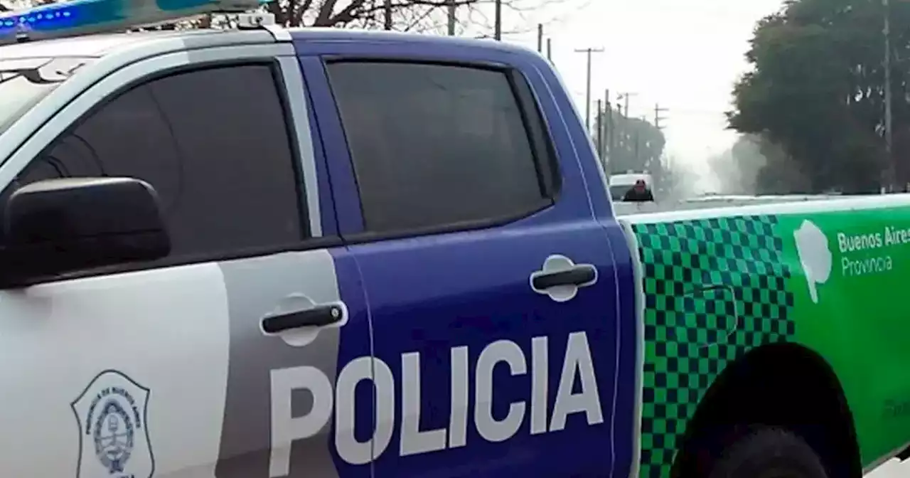 Buenos Aires: intentó robarle el auto a una policía y murió de un tiro en la cabeza | Sucesos | La Voz del Interior