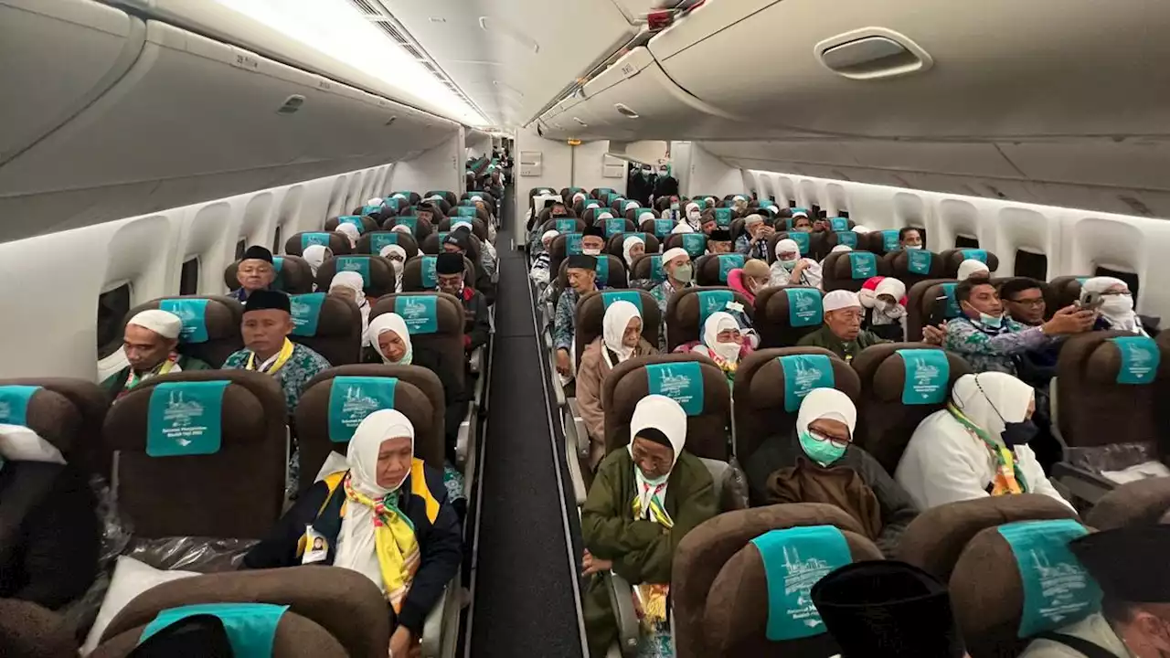 Jemaah Haji Indonesia Minta Turun Pesawat karena Ingin Kasih Makan Ayam Peliharaannya