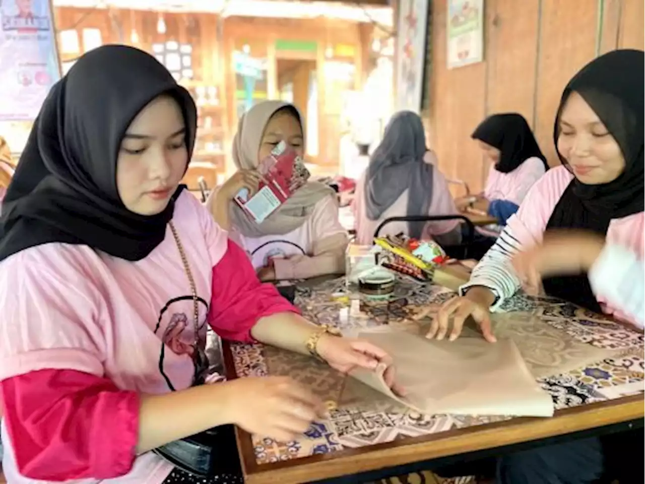 Gaet Perempuan Milenial Jepara, Sukarelawan Ini Gelar Pelatihan Buket Snack