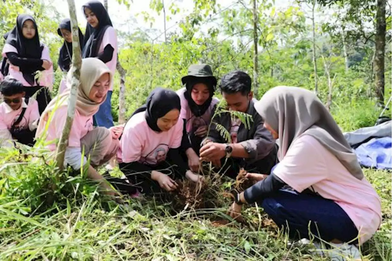 Suarakan Ekofeminisme, Sukarelawan Ini Ajak Perempuan Jabar Makin Peduli Lingkungan