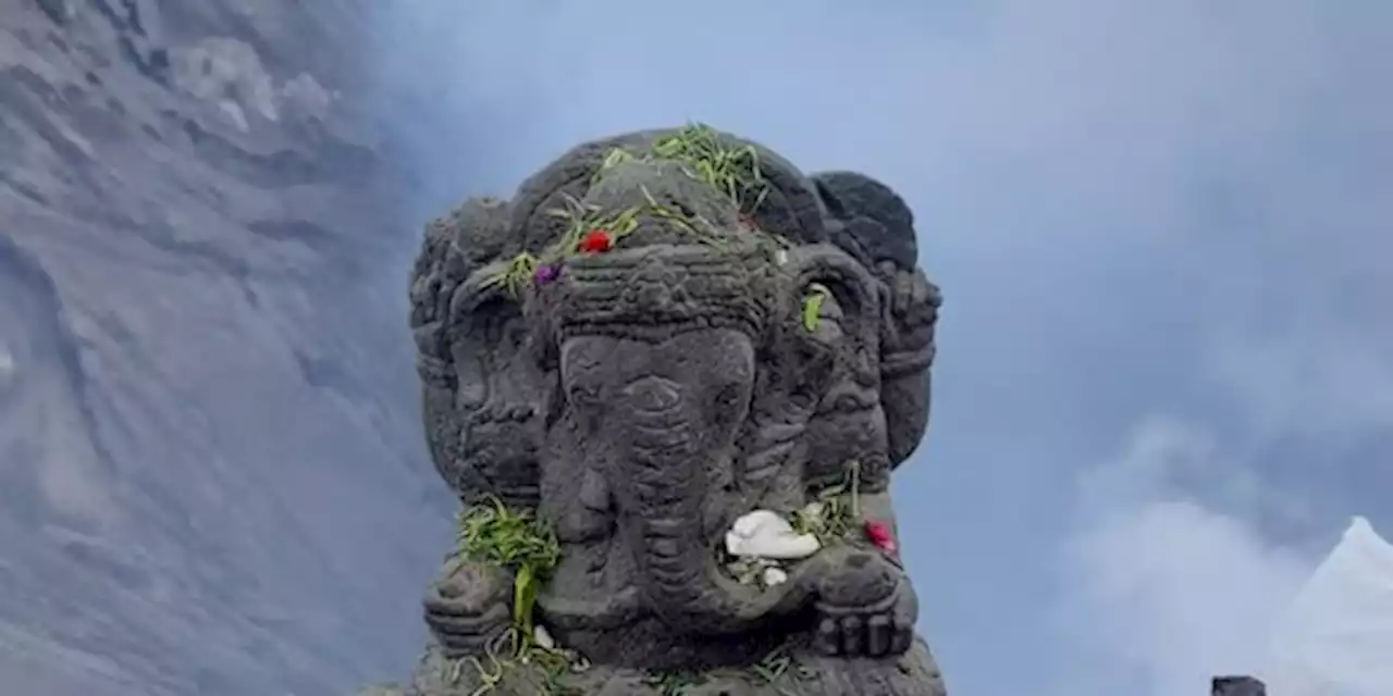 Arca Ganesha di Bibir Kawah Gunung Bromo yang Hilang Diganti Baru | merdeka.com