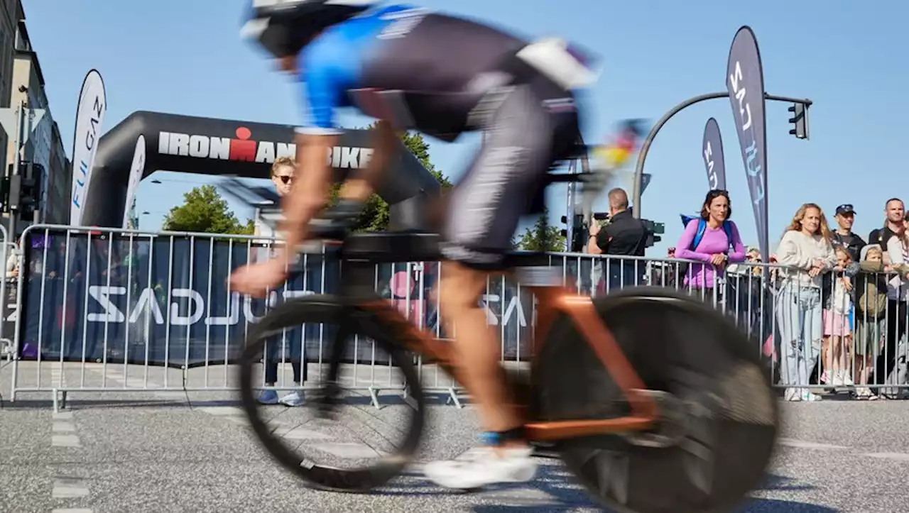 Dramatique accident lors de l'Ironman d'Hambourg : un motard décède après une collision frontale avec un cycliste