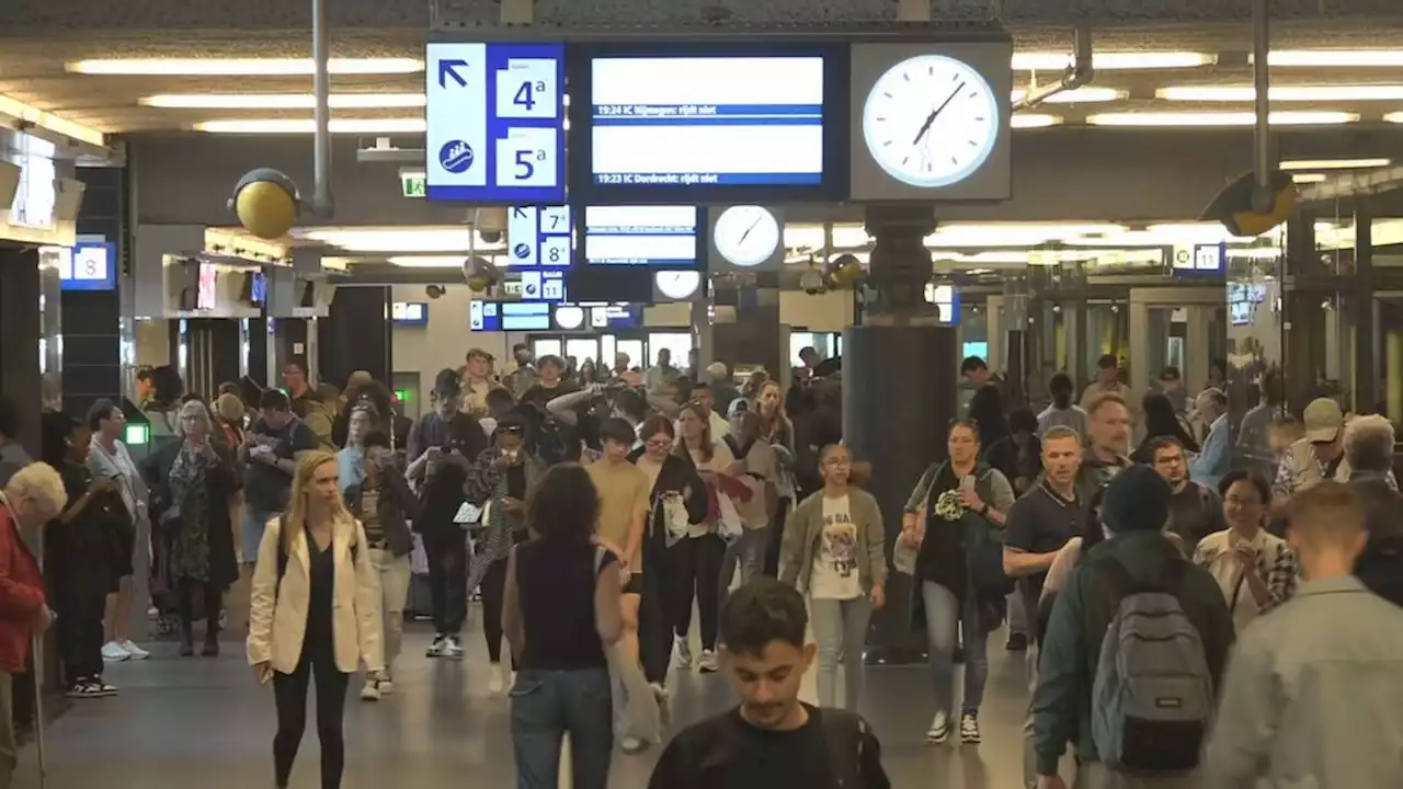 NS herstart treinverkeer na storing bij Amsterdam, hele avond nog problemen