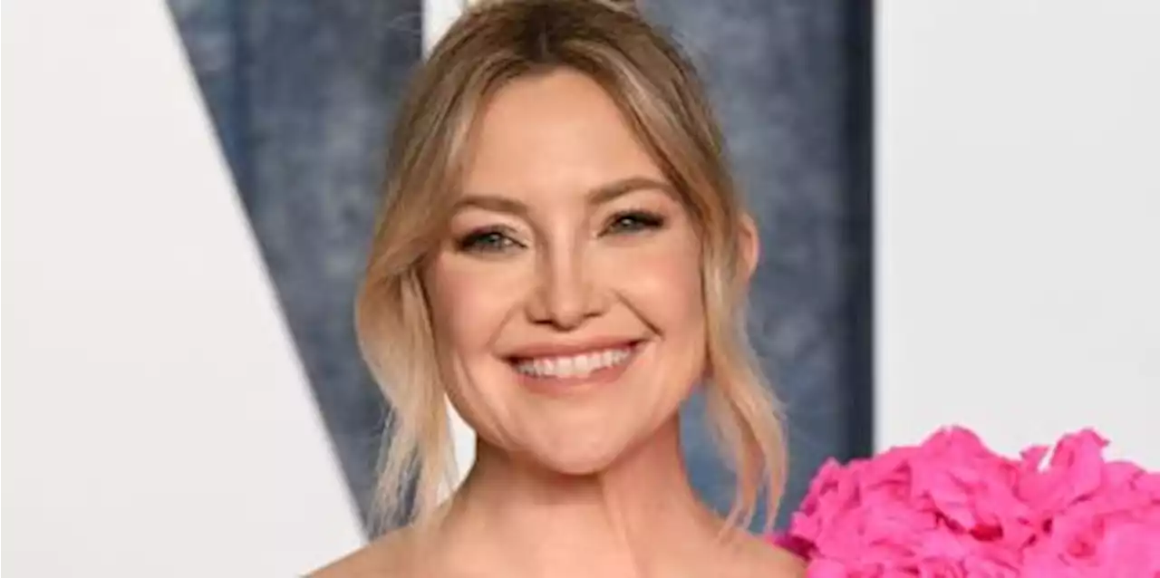 Kate Hudson Posed Topless in a Bikini and Her Abs Are So Toned