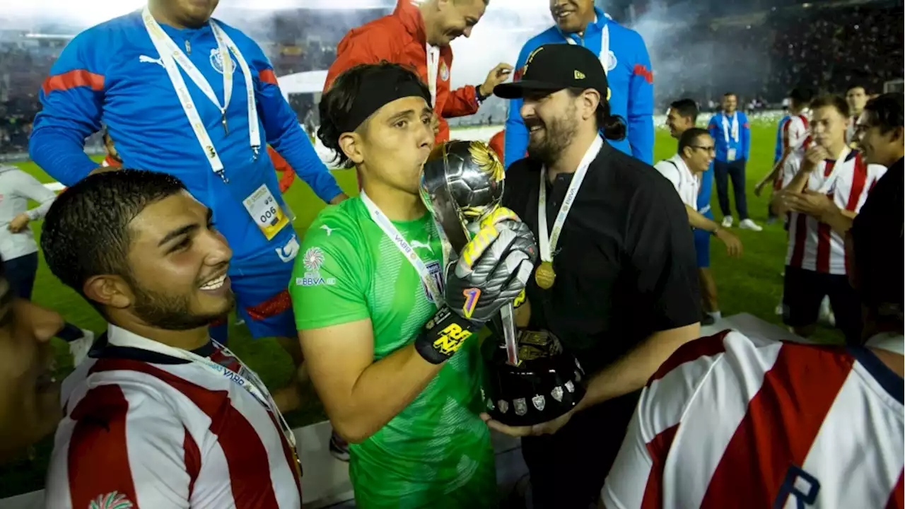 Amaury Vergara celebra con euforia el título de Campeón de Campeones de Tapatío