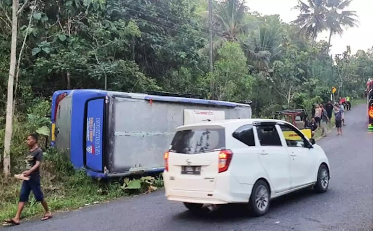 Kronologi Bus Angkut 28 Wisatawan Asal Sleman Terguling di Gunungkidul