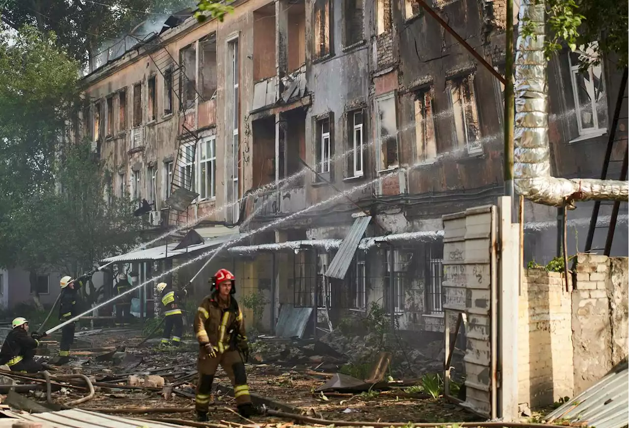 Guerre en Ukraine : une attaque aérienne fait 20 blessés dans un quartier de Dnipro