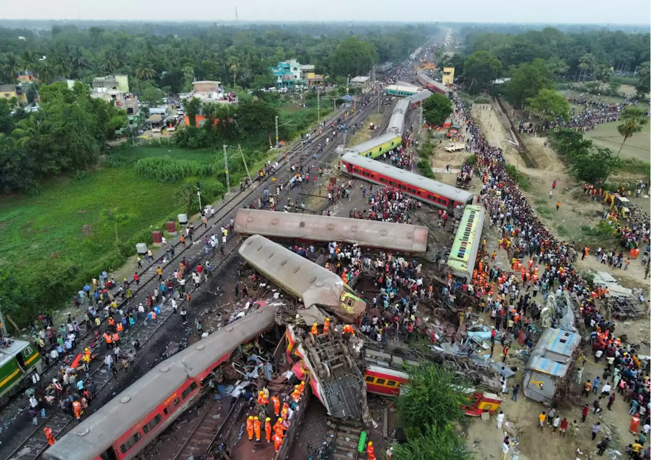 India's rail crash tragedy caused by signalling error, minister says