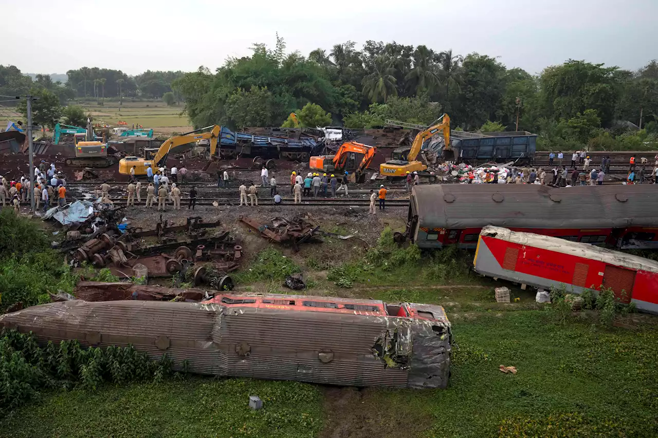 Indian Railways Says Error in Signaling System Deadly Crash