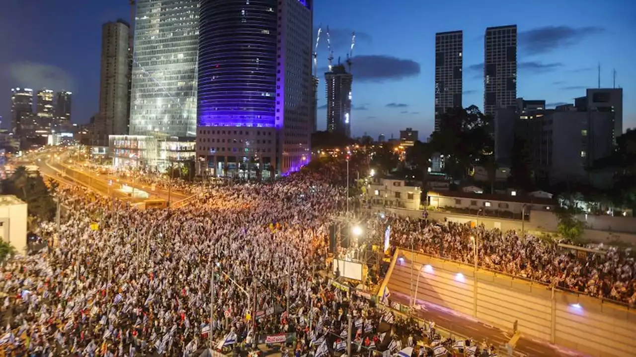 صور | آلاف الإسرائيليين يتظاهرون ضد 'إصلاح القضاء' للأسبوع الـ22