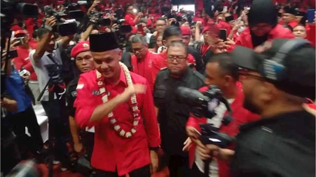 Ribuan Kader Teriaki Ganjar Presiden Saat Konsolidasi PDIP di Senayan