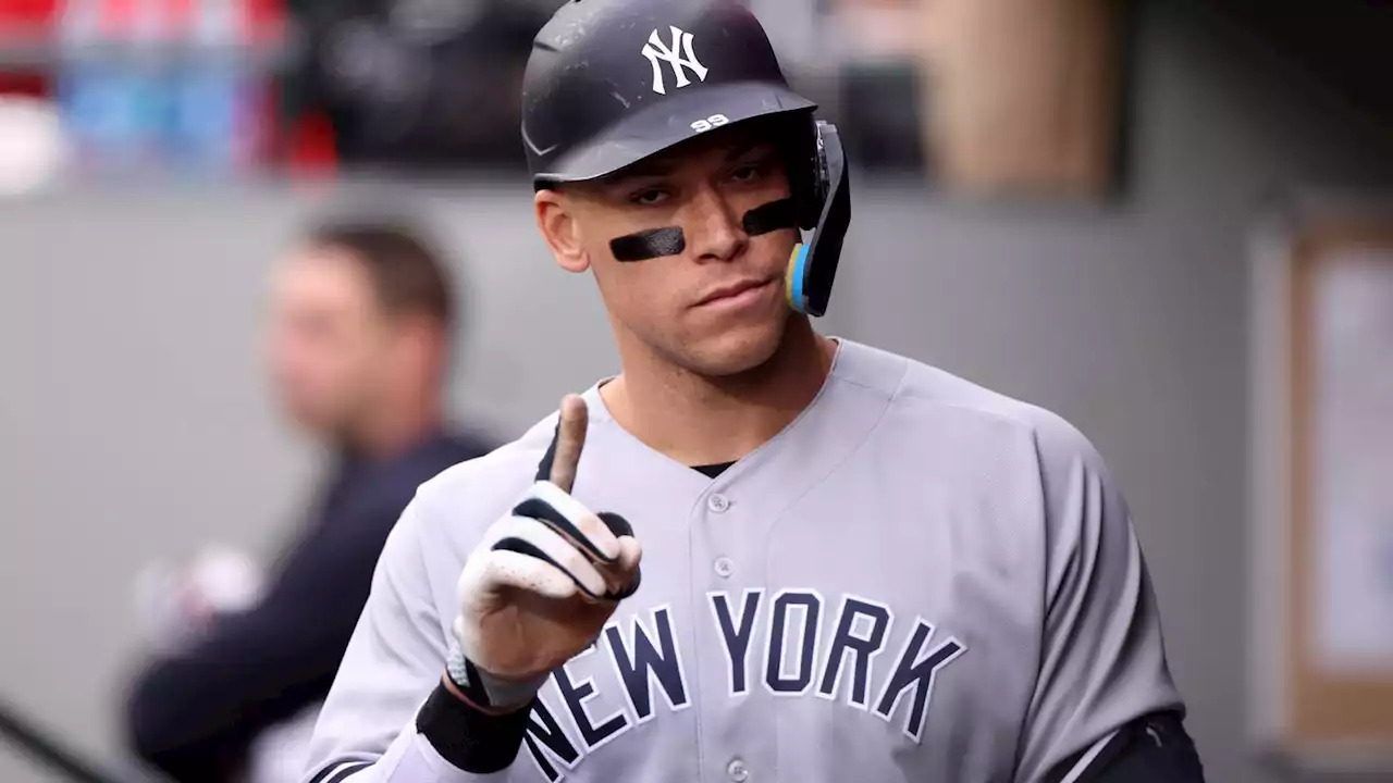 Aaron Judge breaks through Dodger Stadium gate for wild catch