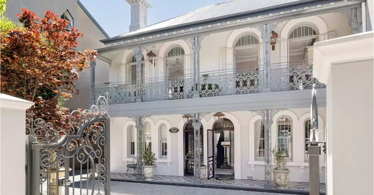 Converted Sydney mansion achieves highest weekend auction sale in Australia