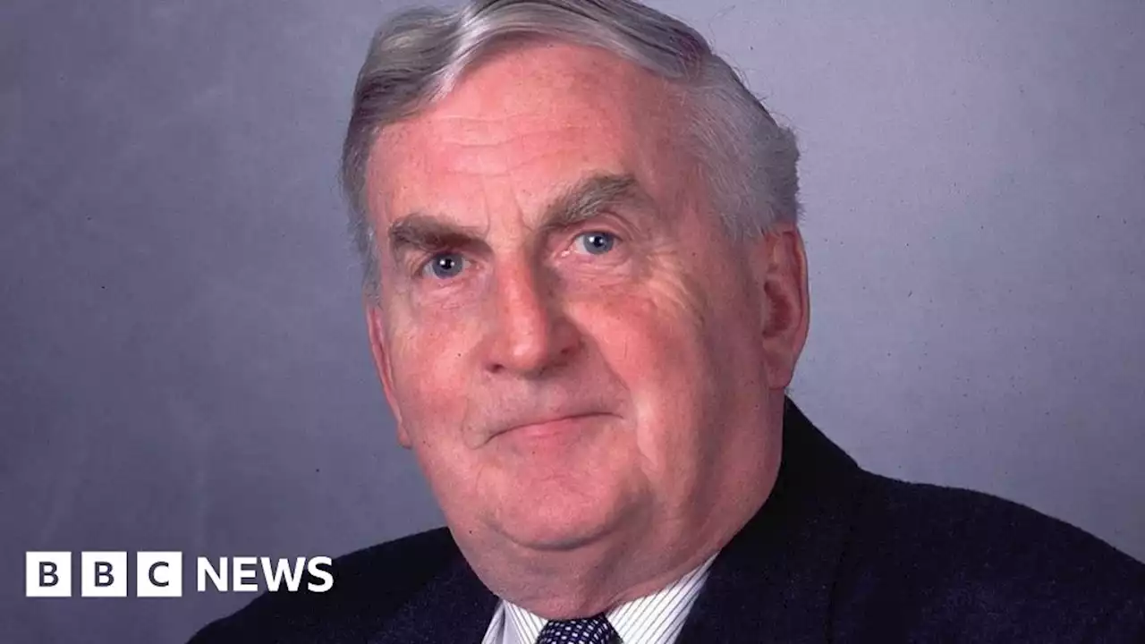 Lord John Morris, ex-Welsh secretary and Blair attorney general dies