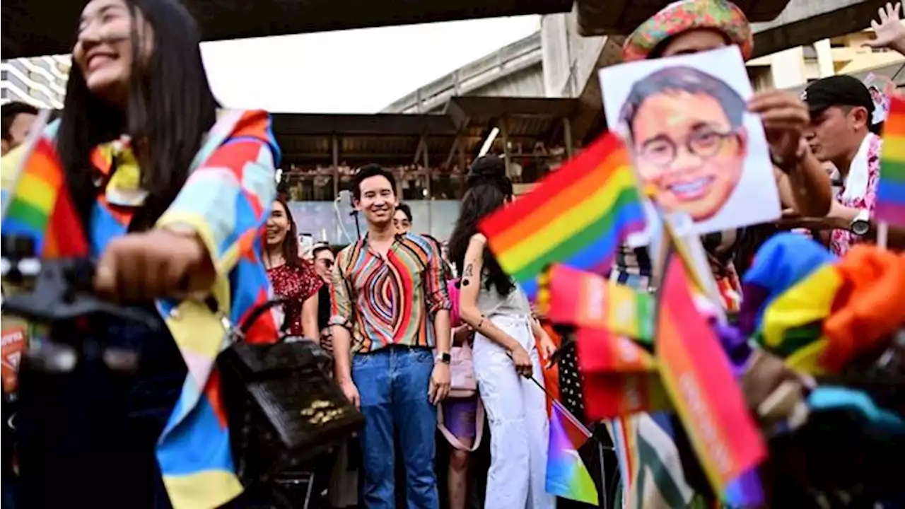 Potret Calon PM Thailand Pita Limjaroenrat Ikut Parade LGBTQ - Foto 1