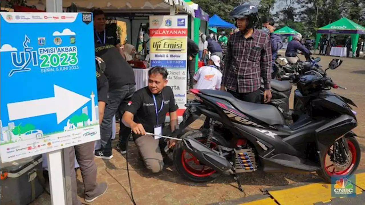 Potret Warga DKI Ramai-Ramai Ikut Uji Emisi Kendaraan Gratis