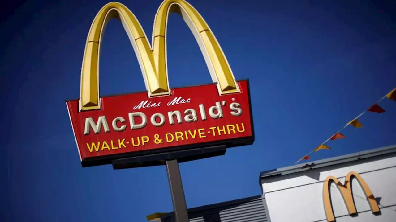 Etats-Unis : il mange des portions réduites au McDonald’s matin, midi et soir pendant 100 jours et perd plus de 26kg