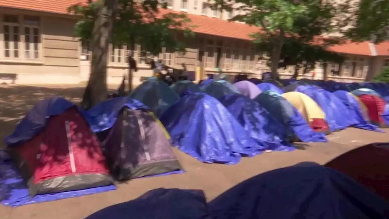 Paris : une école désaffectée squattée par des migrants