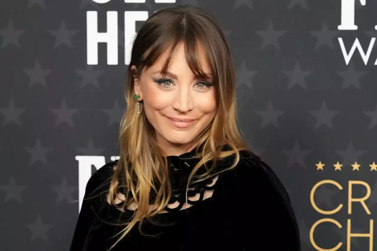 Kaley Cuoco Reveals How She Broke The News Of Her Pregnancy To ‘Based On A True Story’ Creators