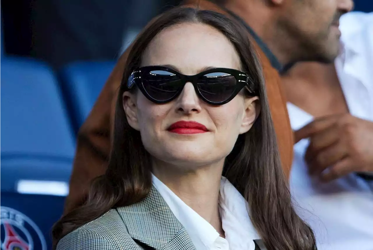 Natalie Portman, seule à Paris, sans son mari Benjamin Millepied… Elle est renversante au Parc des Princes