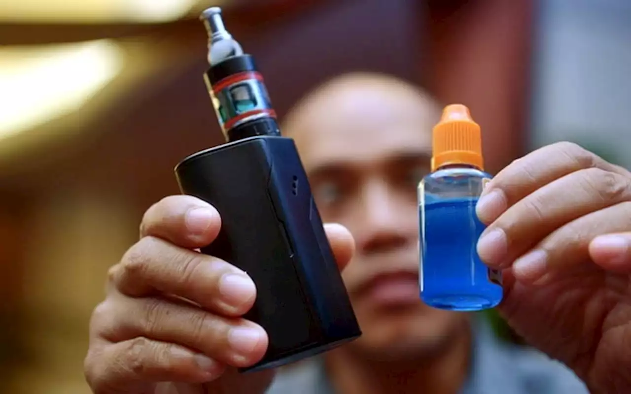 Disyaki tertelan cecair vape, budak sawan 2 kali