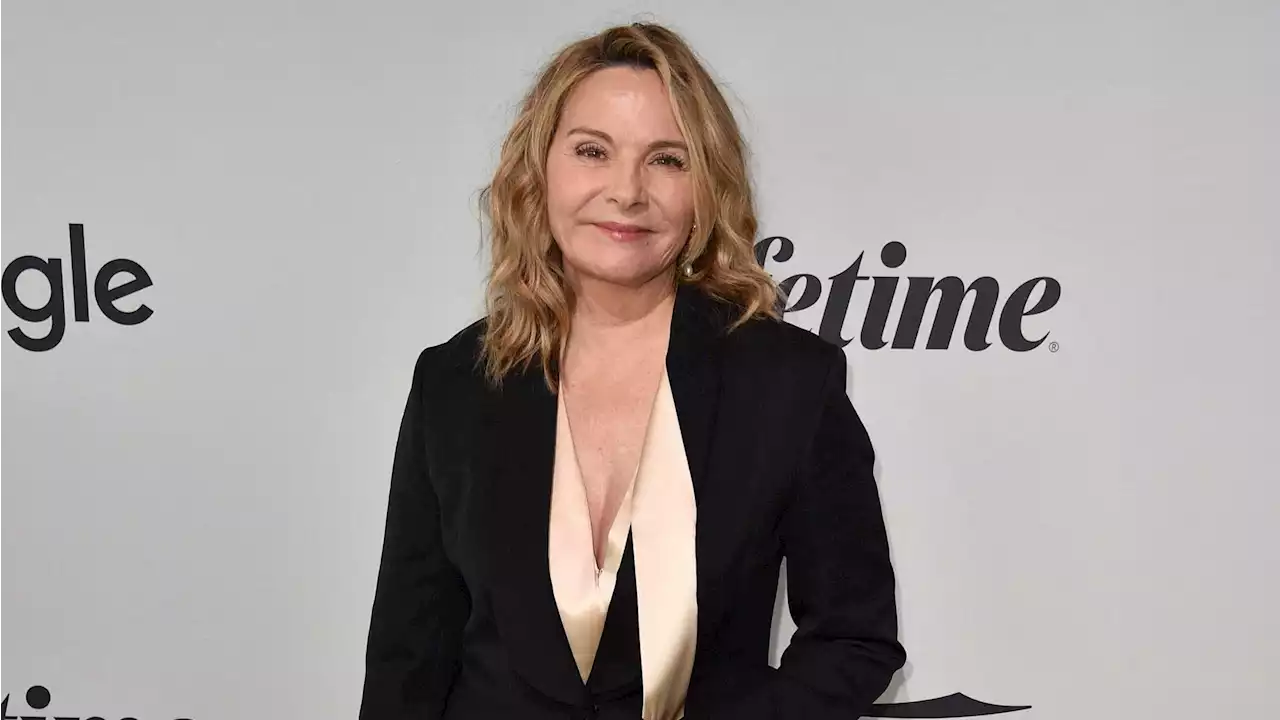 'Je veux lutter contre le vieillissement par tous les moyens possibles' : Kim Cattrall, 66 ans, ne dit plus non à la chirurgie esthétique Grazia