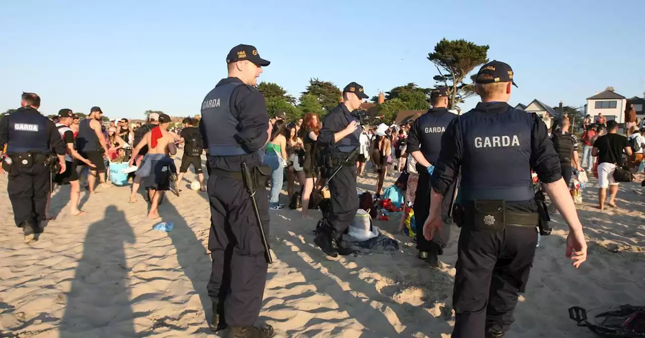 Dublin beach evacuated by gardaí after mass brawl of teenagers