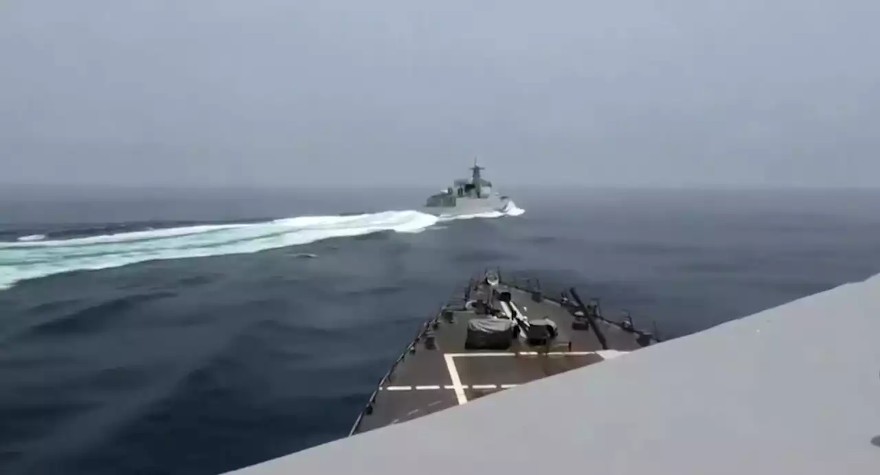 Estados Unidos acusa a un barco militar de China de maniobras peligrosas junto a uno de sus buques en el estrecho de Taiwán