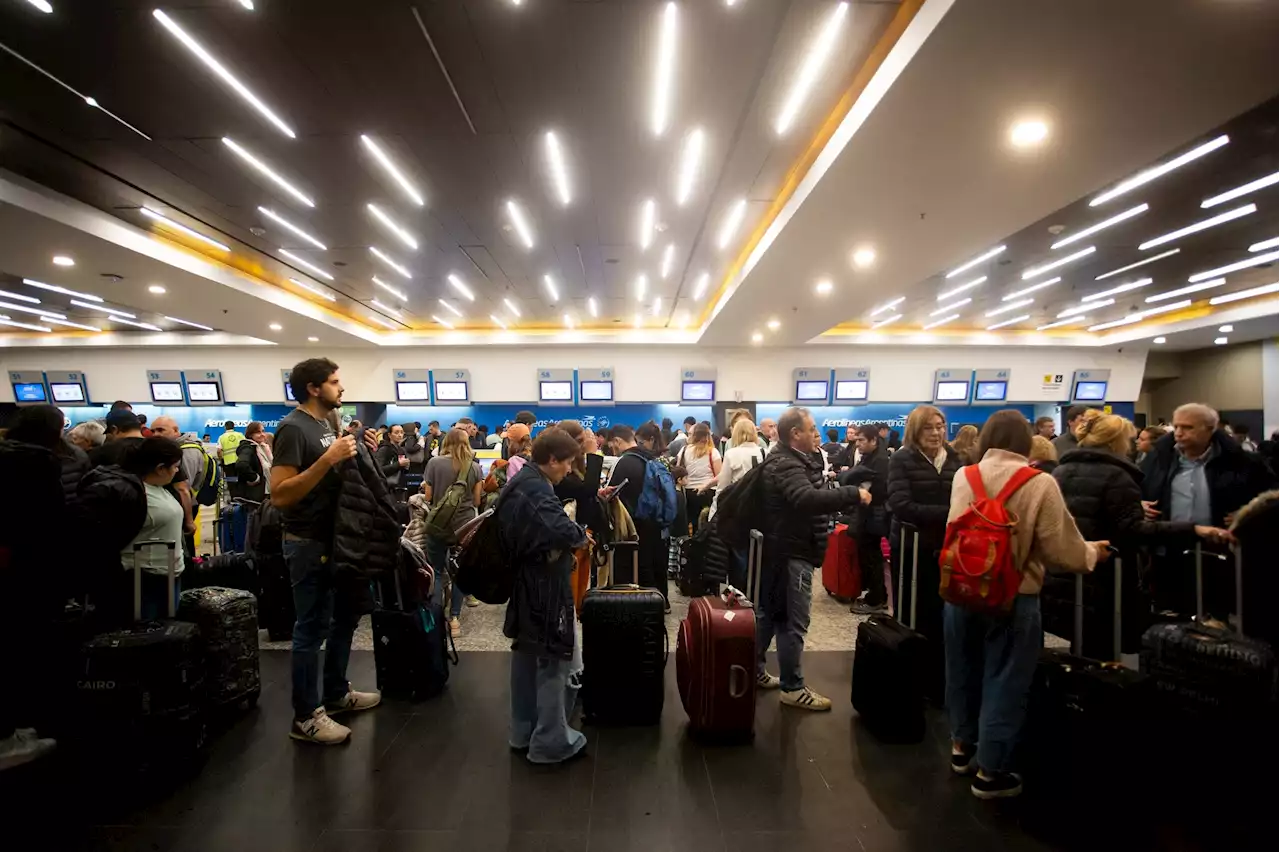 Polémica por los vuelos de Aerolíneas a Estados Unidos desde Aeroparque