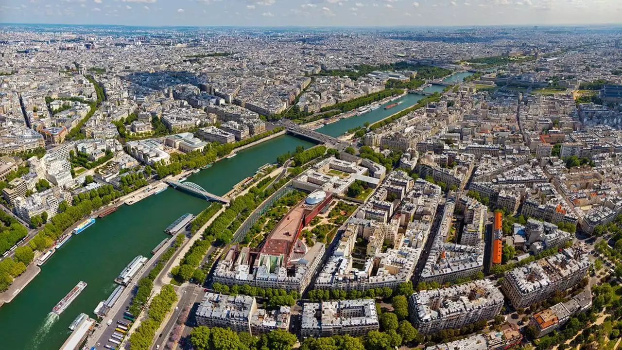 Climat, logement : Anne Hidalgo revoit en profondeur les règles d'urbanisme à Paris