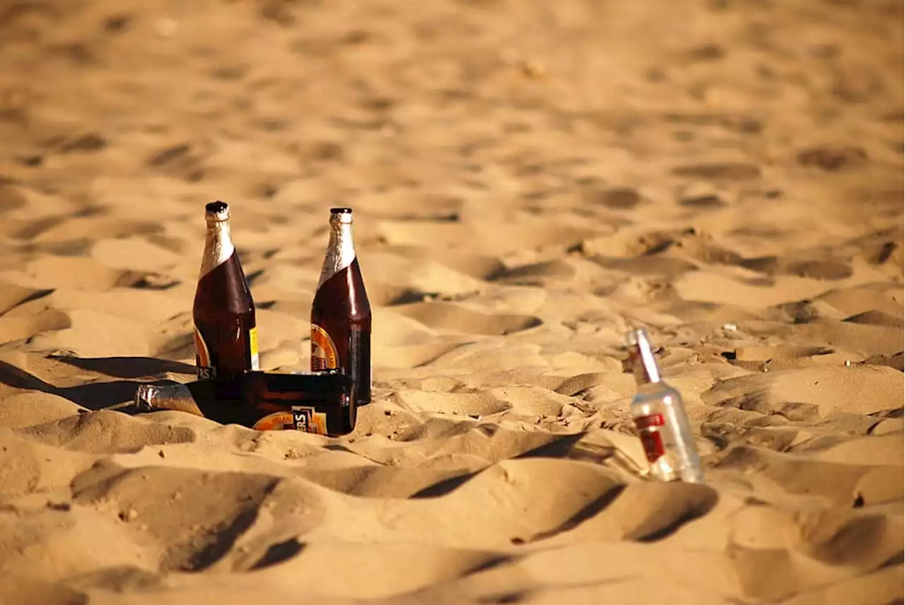 Councillor calls for stronger enforcement against alcohol on beaches