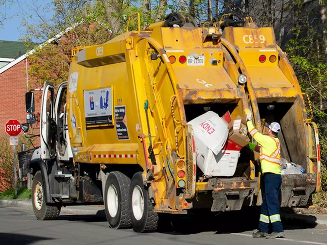 Everything you need to know about Ottawa’s proposed bag-tag garbage plan