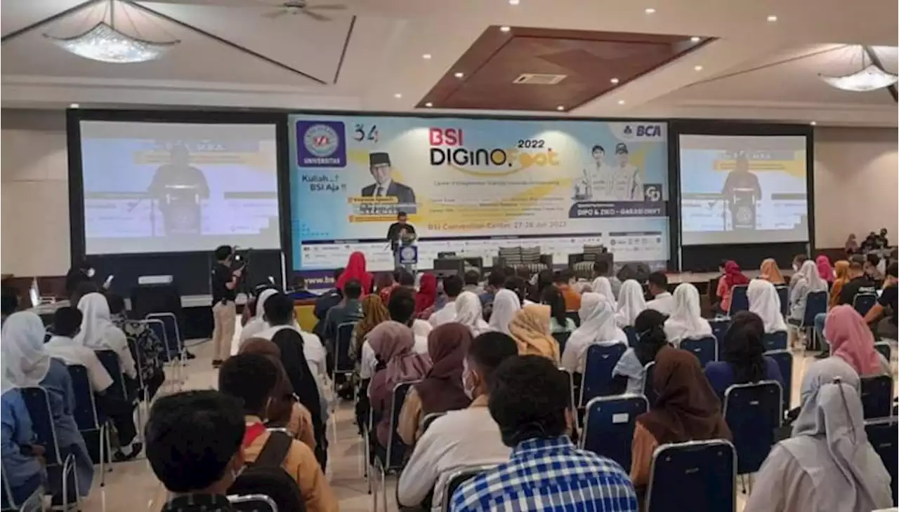 Mulai Info Kerja, Beasiswa, |em|Startup|/em| hingga Hiburan Ramaikan Bursa Kerja BSI DiginoFest |Republika Online