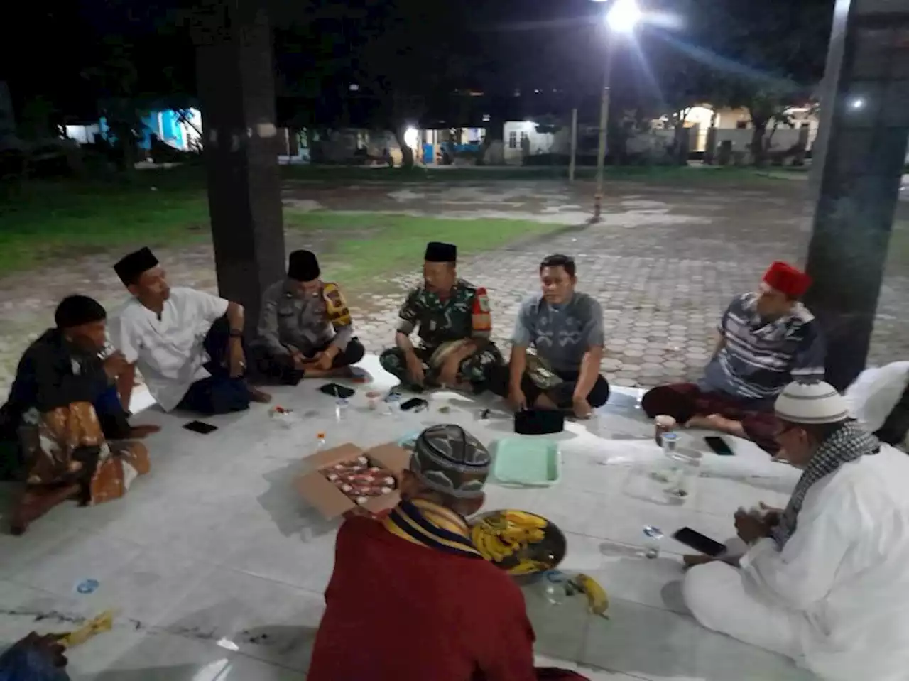 Sinergi, Bhabinkamtibmas Polsek Indramayu, Babinsa dan Tokoh Agama Gelar Silaturahmi |Republika Online